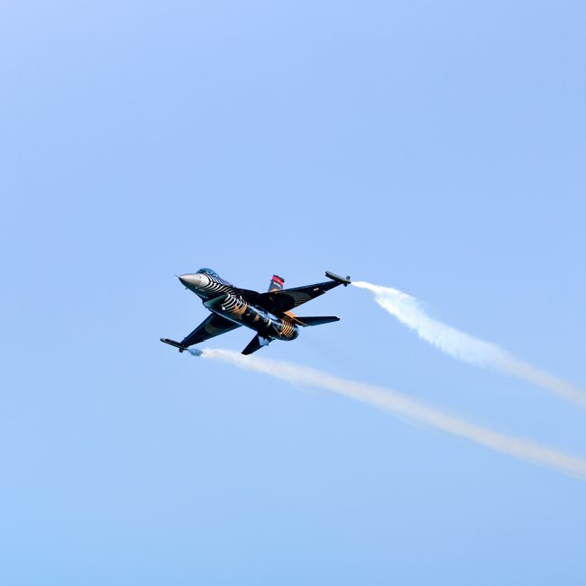 General Dynamics F-16 / Skymaster ARF